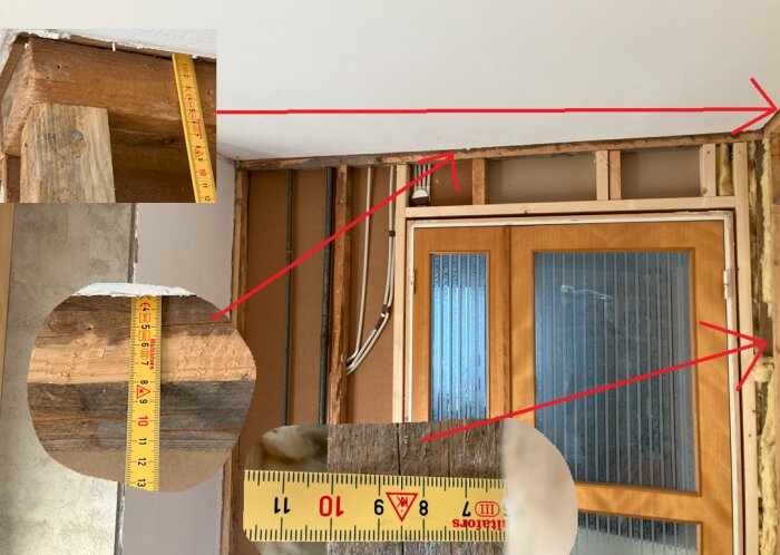Vägg med reglar och en träregel ovanför en dörr; flera måttband mäter reglarna. Röda pilar markerar viktiga punkter.