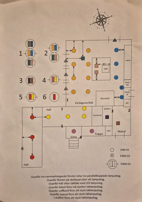 Ritning av ett hus med markerade belysningszoner och instruktioner för eldragning och styrsystem för spotlights.