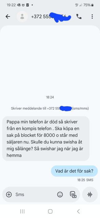 Skärmdump av ett SMS där någon utger sig för att vara ett barn och ber om pengar via Swish, med ett misstänkt estniskt nummer.