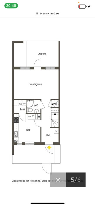 Planlösning av ett våningsplan med kök, vardagsrum och andra rum. Det nya köket är markerat med röd färg.