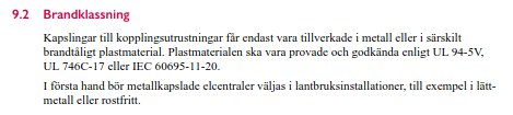 Avsnitt om brandklassning av kapslingar för kopplingsutrustningar, inklusive krav såsom UL 94-5V, UL 746C-17 och IEC 60695-11-20.
