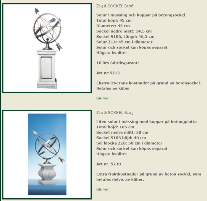 Två solur av mässing och koppar på betongsocklar, det ena på en smal kolonn, det andra på en bredare platta, presenteras med specifikationer.