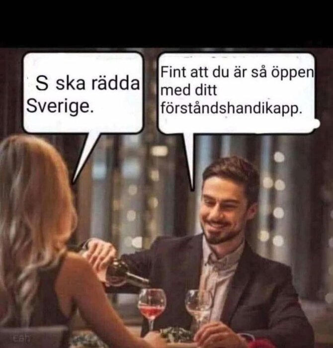 En man och en kvinna på middag, mannen häller vin och textbubblor med sarkastiska politiska kommentarer visas ovanför dem.