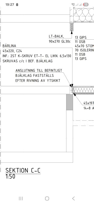 Byggnadsritning av sektion C-C som visar fästning av bjälklag med LT-balk och infästning med skruvar i befintligt bjälklag.