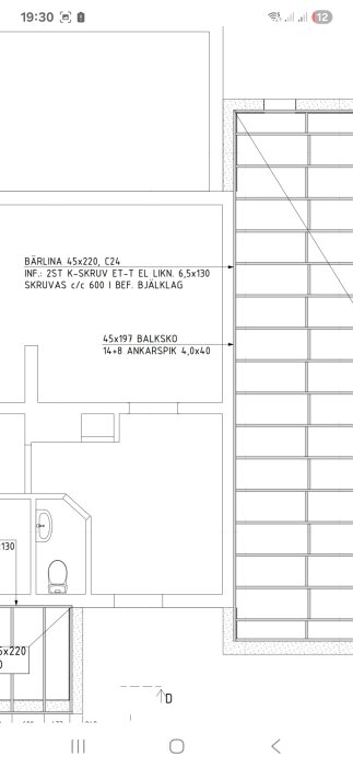 Ritning som visar konstruktionen av ett bjälklag med bärlina 45x220, fäst med skruvar och balkskor, samt specifikationer för infästningar.