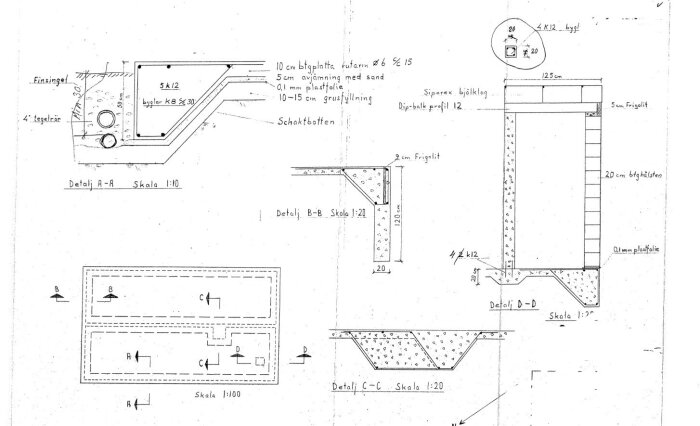 Ritning av källare från 1960; visar golvkonstruktion med betonghålsten, armerad betong, sand, plastfolie, grus samt triangelformad kantram. Skala och detaljer.