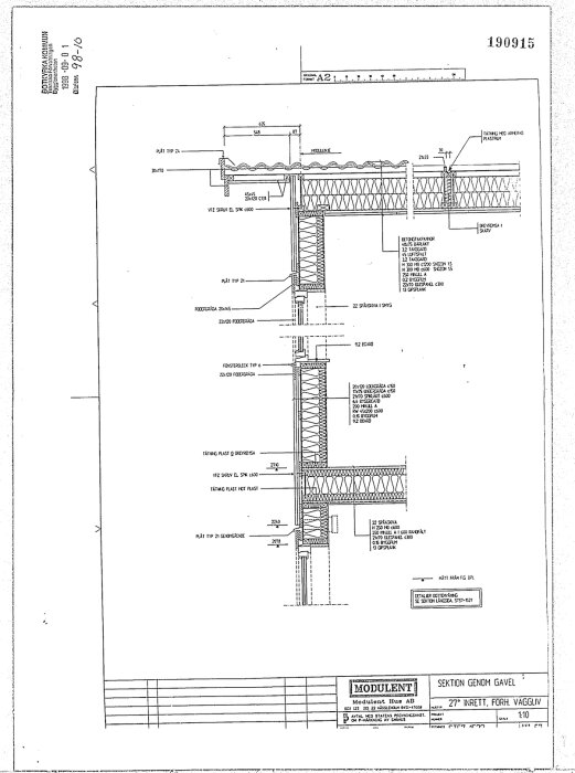 Byggteknisk sektionsritning av gavel från Modulenthus med detaljerade mått och materialbeskrivningar.