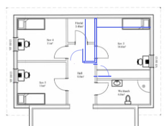 Planritning som visar en ändring av rumslayout med fokus på förvaringslösningar, korridorer och badrumsplanering med duschens placering vid takfoten.