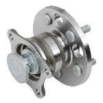 Komplett nav för bil, med lager och skruvhål, som diskuteras i en tråd om huruvida lågprisnav är hållbara och prisvärda alternativ.