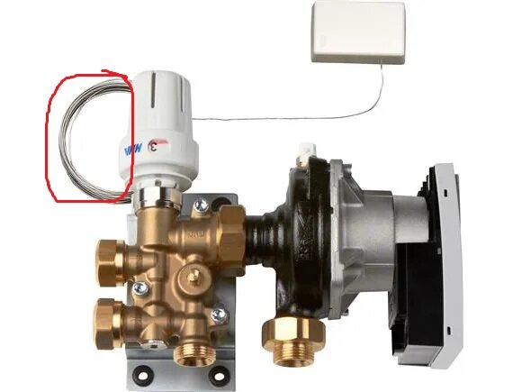 Ventil med termostat och kapillärrör markerat i rött, fråga om det går att korta utan problem.