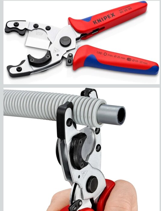 Knipex rörsax för kapning av PEX-rör, visas i arbete med att klippa ett grått plast- och metallrör, handtag i röd och blå färg.