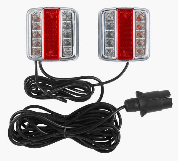 Två rektangulära LED bakljus med röda och vita segment, kablar och en svart kontakt, lämpliga för släpfordon.