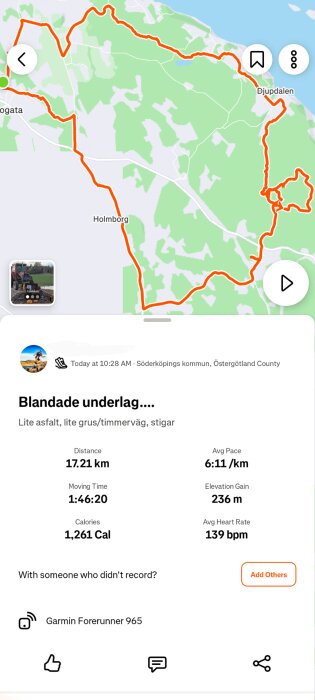 Karta med en inritad rutt i Söderköpings kommun som visar en aktivitet på 17,21 km, 236 m stigning. Information om tid, kalorier och medelpuls visas.
