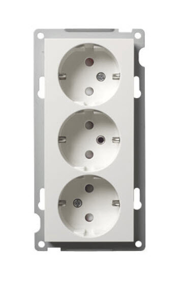 Trippel vägguttag med tre eluttag, monteringsfärdigt för installation i vägg.