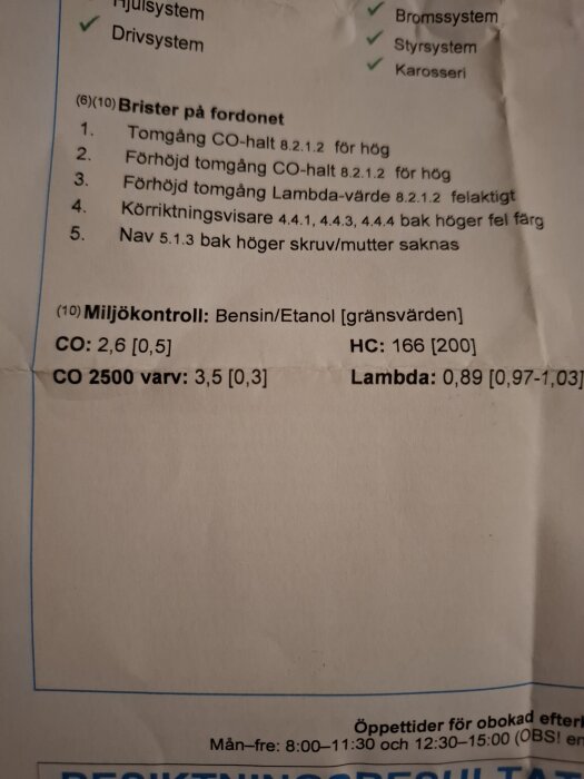 Bilbesiktningsprotokoll med överdrivet höga CO-värden och felaktigt lambda-värde nämnda.