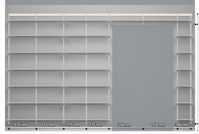 Elfa-system med bärlist och hängskenor för bokhyllor monterat på vägg. Skenorna har varierande avstånd, från 280 mm till 718 mm.