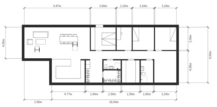 Planritning av ett hus med möblering, visande rum som vardagsrum, kök och korridor. Måtten anges i meter.