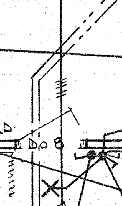 Elritning med linje som har fem streck över sig, visar en anslutning till ett aggregat.