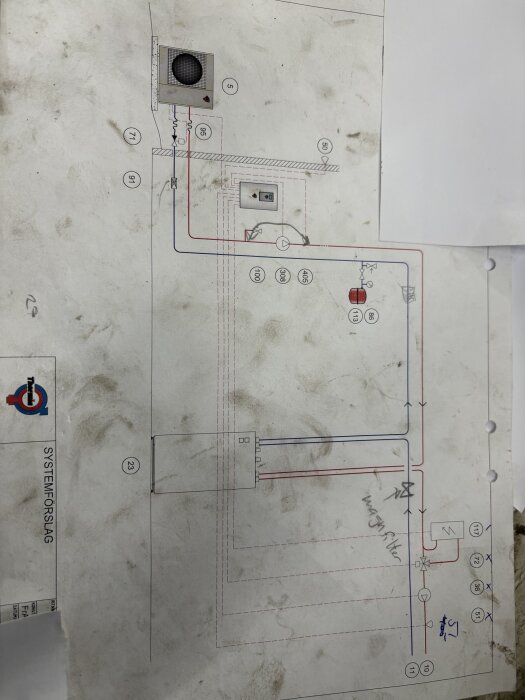 Schema för inkoppling av elpanna till värmepumpskrets, visar rördragning och kopplingspunkter enligt Thermias ritning.