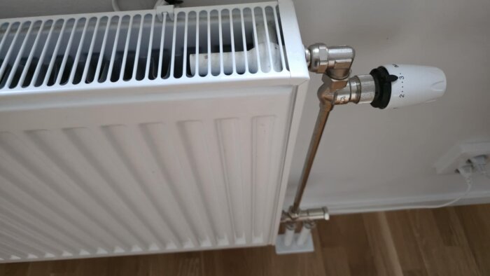 Element nere kök - ventil.JPG