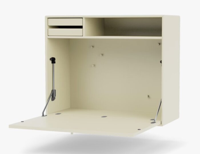 Väggmonterat skåp med nedfällbar lucka, två små fack, och ett större utrymme, tänkt för att dölja och förvara datorskärmar och dockstationer.