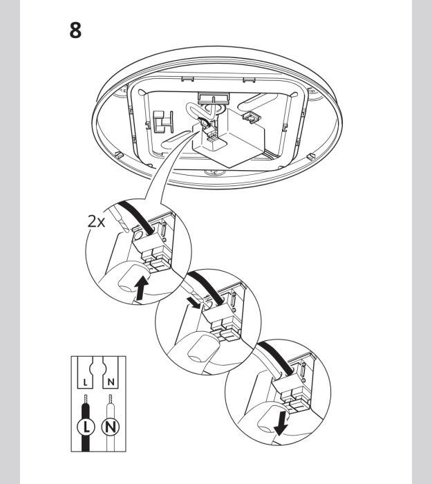 Instruktionsbild för anslutning av kablar i en taklampa från IKEA, steg 8, med detaljerade insättningsanvisningar för ledningar i kontaktterminaler.