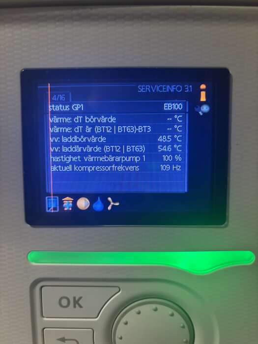 Skärm på Nibe F750 värmepump visar servicemeny med temperaturvärden och kompressorens frekvens vid 109 Hz.