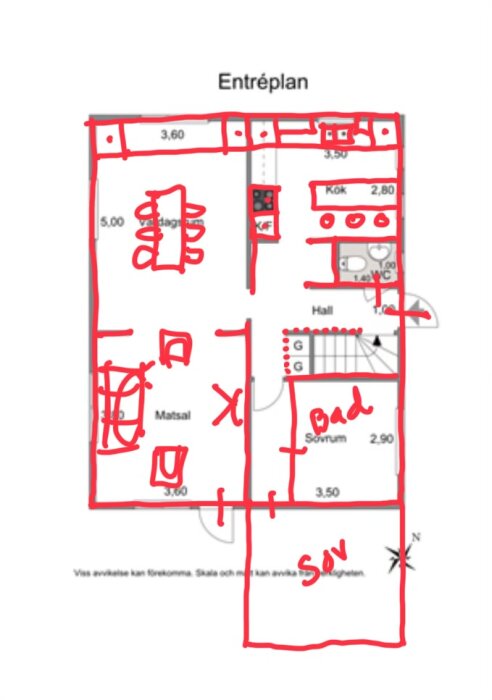 Planritning av entréplan med markerade rum: kök, sovrum, badrum och matsal. Handritade element i rött visar bordsplacering och rum.
