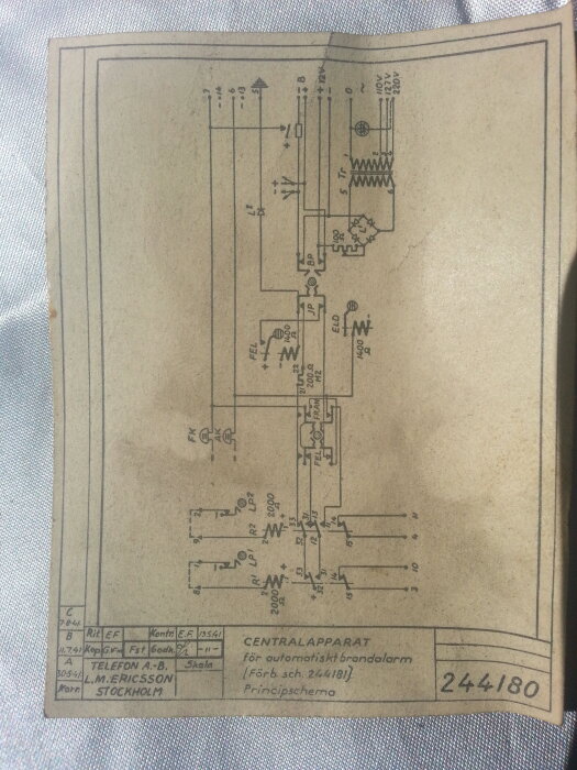 Ritningsschema för brandlarmets centralenhet från 1941, avsett för att trigga klockor, kompatibel med Home Assistant.