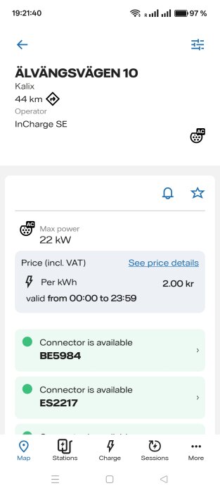 Appskärm visar laddstation i Kalix med maximal effekt 22 kW och kostnad 2 kr/kWh. Tillgängliga kontakter BE5984 och ES2217.