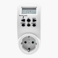 Elektronisk timer insatt i ett eluttag med digital display och flera knappar för inställningar.