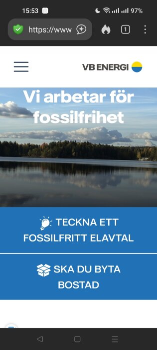 Vy över sjö med skog i bakgrunden, text "Vi arbetar för fossilfrihet". VB Energi-logga och erbjudanden om fossilfritt elavtal.