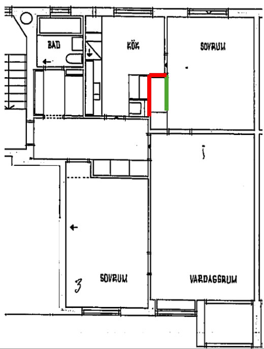 Planritning med rött markerad vägg som ska rivas och grön markerad vägg som ska förlängas mellan kök och sovrum.