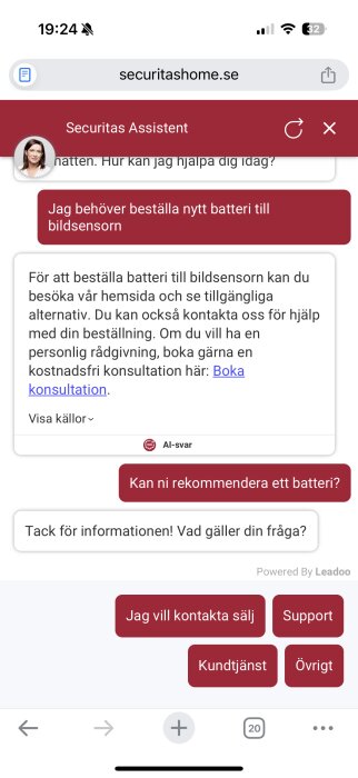 Chatfönster med frågor och svar om att beställa batteri till bildsensor, inklusive rådgivning och konsultationsmöjligheter.
