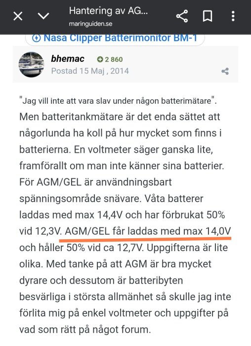 AGM/GEL-batterier får laddas max 14,0V och håller 50% vid ca 12,7V, diskuterat på ett marinforum.