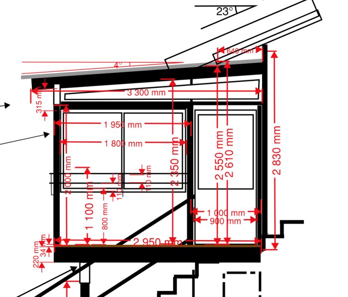 Ritning av en balkongkonstruktion med mått på fönster och taklutning för ombyggnad och inglasning.