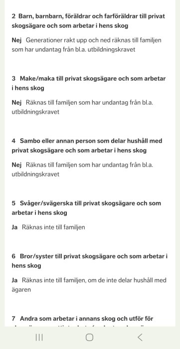 Text om familjedefinitioner enligt Säker skogs regler för undantag från utbildningskrav för privata skogsägare.