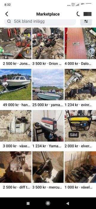 Skärmdump från Facebook Marketplace som visar olika objekt till salu, inklusive en dörr och motorcykel, med olika prislappar.