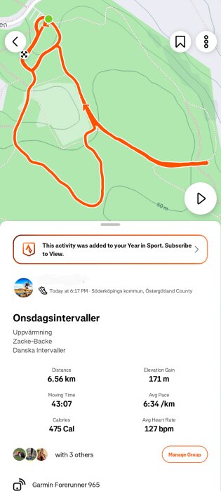 Karta över löprunda på 6,56 km med start och målmarkerat, detaljer om tid och kalorier synliga. Aktiviteten heter "Onsdagsintervaller".