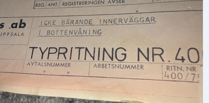 Ritning på innerväggar med texten "icke bärande innerväggar i bottenvåning" och ritningsnummer 400/75.