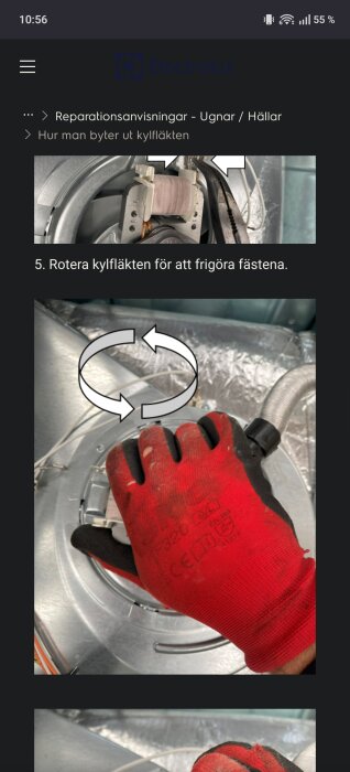 Person med röd handske roterar kylfläkt i ugn enligt instruktion för att frigöra fästen. Sidan visar steg för byte av kylfläkt i Electrolux ugn.