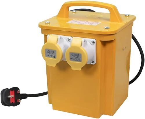 Gul transformator med handtag och två uttag för verktyg, utrustad med en CEE-propp, lämplig för 110V 50 Hz, används som branschstandard.