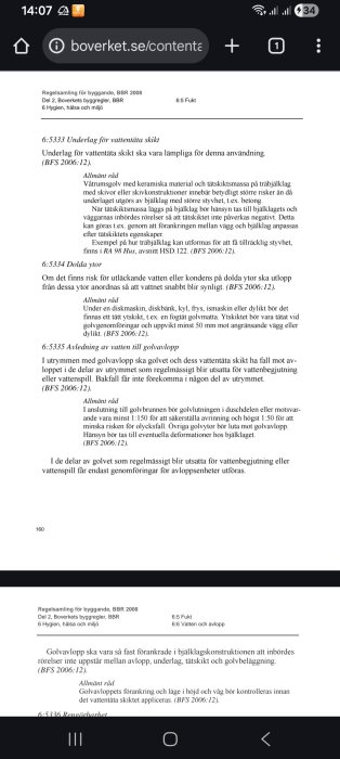 Skärmdump från Boverkets hemsida visar byggnadsregler för vattentäta skikt och golvavlopp med avsnitt från BBR 2008, del 2, kapitel om fukt och vatten.