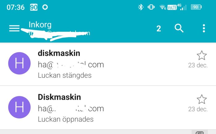 E-postinkorg med två meddelanden om en diskmaskin, ett med "Luckan stängdes" och ett med "Luckan öppnades", daterade 23 december.