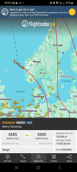 Karta över Skandinavien på Flightradar24, visar slädens rutt från Nordpolen med "Merry Christmas" och flygnummer R3DN053, snittfart 11642 km/h.