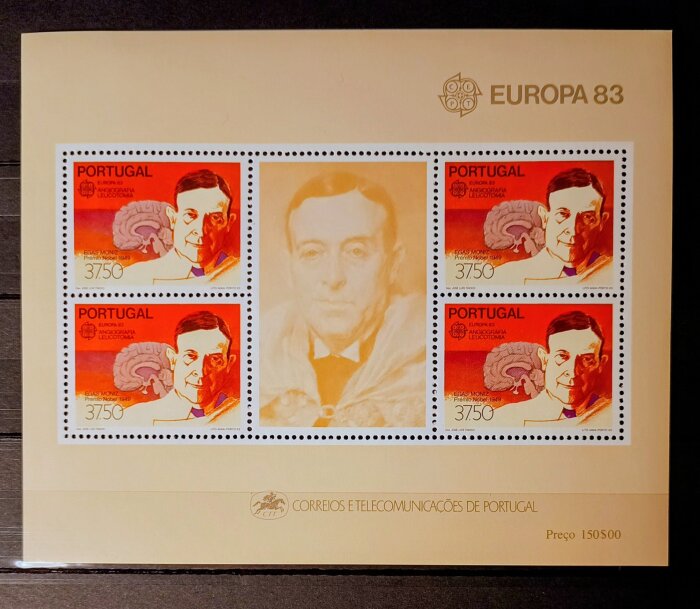 Frimärkssats från Portugal med Egas Moniz, Nobelpristagare 1949, illustrerad med hans porträtt och hjärnans bild bakgrund.