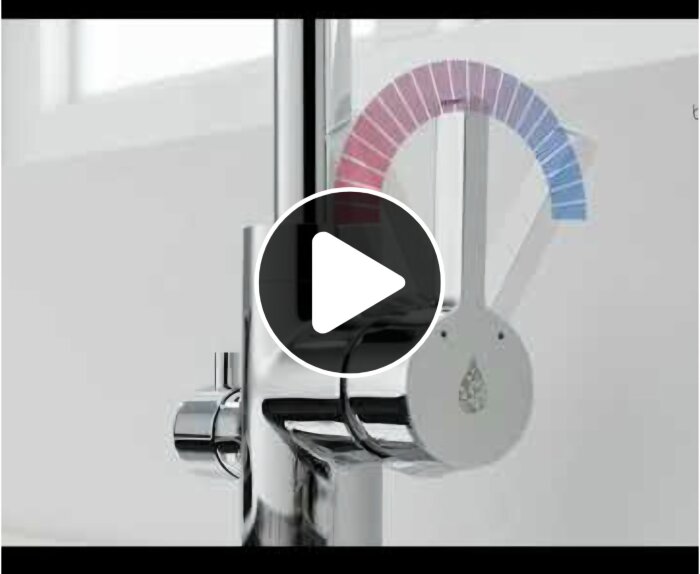 Video av en modern duschblandare med färgskala för temperaturinställning, del av ett Ikea-badrum.