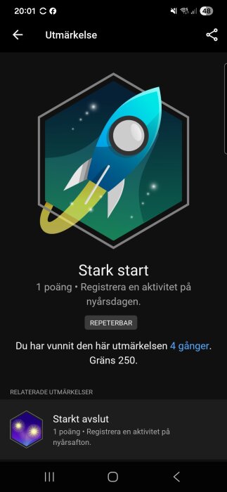 Illustration av en raket på en mörk bakgrund med text "Stark start", visar en prestation och poäng, samt relaterad utmärkelse "Starkt avslut".