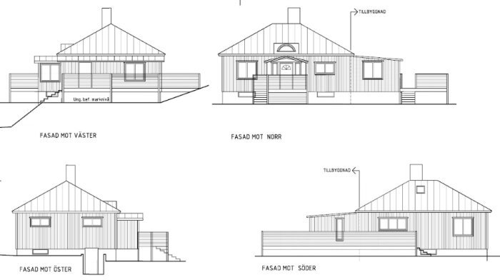 Arkitektritning av hus med valmat tak från fyra sidor, markerar tillbyggnad och befintlig marknivå.