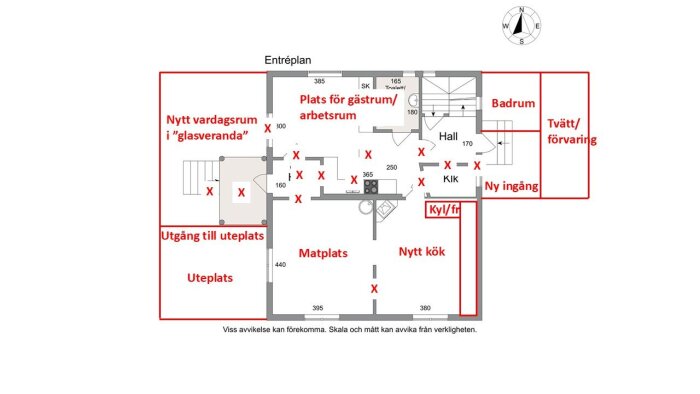 Planskiss för bottenvåning med "glasveranda", matplats, kök och utrymmen markerade i rött. Utgång till uteplats och eldstad i köket syns.